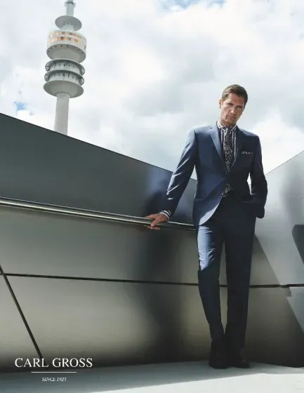 Carl Gross Sötétkék business öltöny